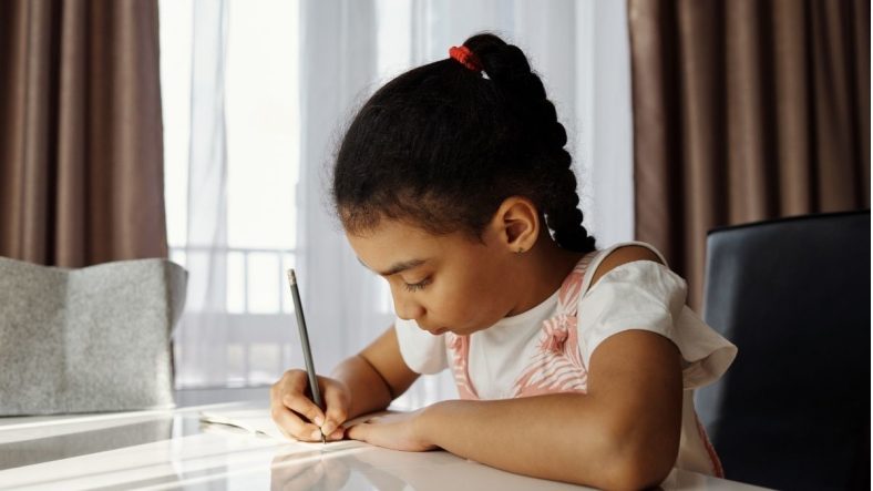 Pengaruh Beban Tugas Sekolah terhadap Kesehatan Mental Siswa